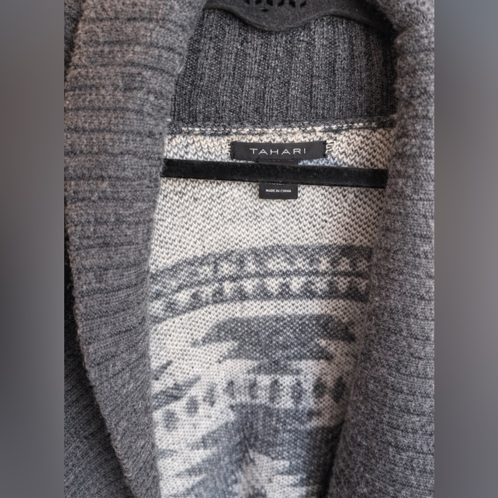 Tahari Oversized Aztec Knit Cardigan | Cozy Cabin Sweater | Size 2X - Picture 3 of 3
